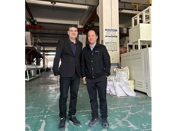 KAIRUN Machinery Welcomes Iranian Delegation to Cutting-Edge Plastic Pipe Extrusion Machinery Facility